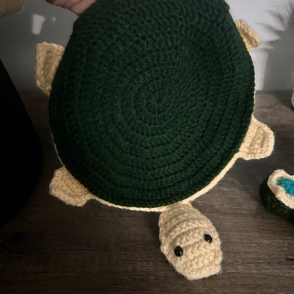 Crochet Turtle with baby’s. NWOT - Picture 4 of 11